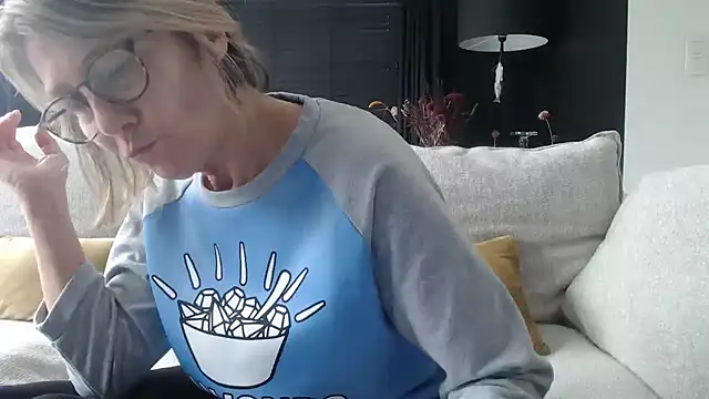 Snapshot of godinflower chatting on September 18, 2025, 11:56 am godinflower online show from September 18, 2025, 11:56 am