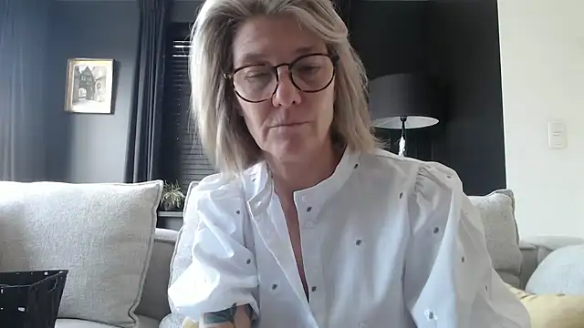 Snapshot of godinflower chatting on September 22, 2025, 12:29 pm godinflower online show from September 22, 2025, 12:29 pm