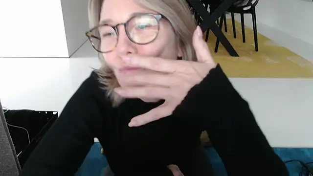 Snapshot of godinflower chatting on October 7, 2025, 3:42 pm godinflower online show from October 7, 2025, 3:42 pm