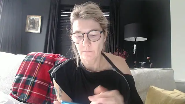 Snapshot of godinflower chatting on October 10, 2025, 7:29 am godinflower online show from October 10, 2025, 7:29 am