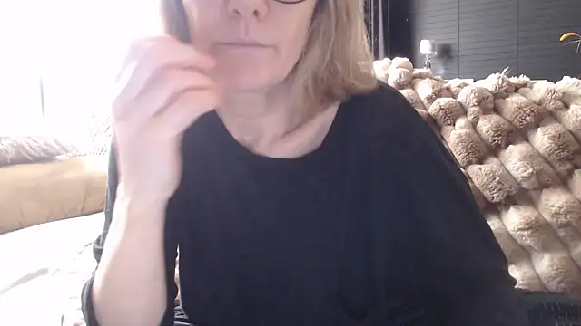 Snapshot of godinflower chatting on November 4, 2025, 1:43 pm godinflower online show from November 4, 2025, 1:43 pm