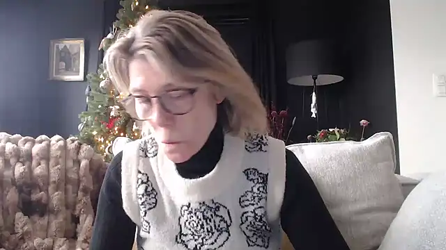 Snapshot of godinflower chatting on November 26, 2025, 12:28 pm godinflower online show from November 26, 2025, 12:28 pm