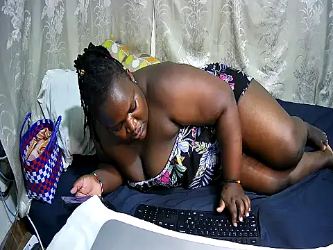 Snapshot of happy_sonia chatting on October 28, 2025, 8:55 pm happy sonia online show from October 28, 2025, 8:55 pm