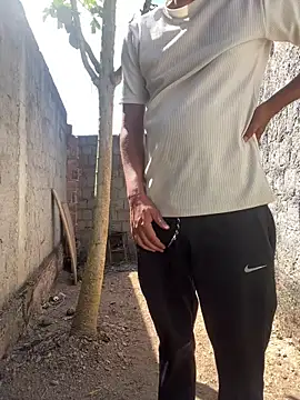 Snapshot of king_cum_ chatting on November 4, 2025, 11:42 am king cum online show from November 4, 2025, 11:42 am