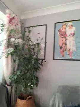 JulianJ50 online show from December 4, 2025, 1:09 pm