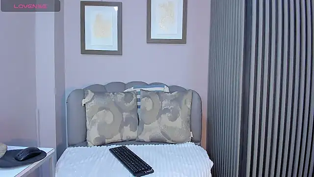 Snapshot of Nahiajhonson_ chatting on January 15, 2025, 12:25 pm Nahiajhonson online show from January 15, 2025, 12:25 pm