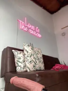 Snapshot of SamaraJay1 chatting on December 19, 2024, 1:07 pm SamaraJay1 online show from December 19, 2024, 1:07 pm