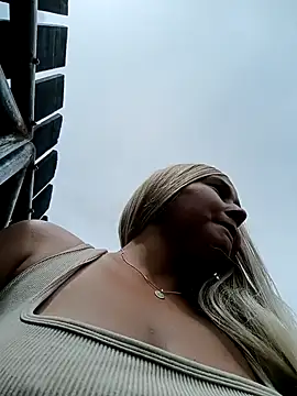 Snapshot of SamaraJay1 chatting on February 4, 2025, 5:01 pm SamaraJay1 online show from February 4, 2025, 5:01 pm