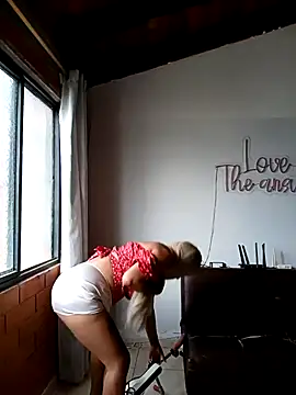 Snapshot of SamaraJay1 chatting on February 20, 2025, 5:18 pm SamaraJay1 online show from February 20, 2025, 5:18 pm