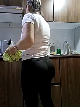 coral smitth online show from November 12, 2025, 6:41 pm