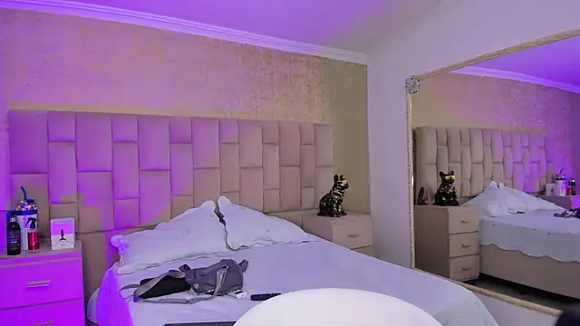 EmmaTorres  online show from January 25, 2025, 8:00 pm