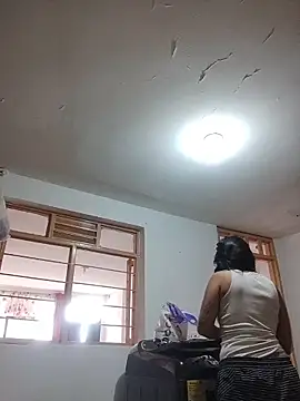 EmmaTorres  online show from November 20, 2025, 4:18 pm