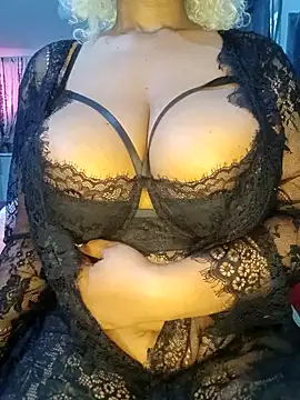 Snapshot of SexyCamila-22 chatting on November 26, 2025, 7:31 am SexyCamila-22 online show from November 26, 2025, 7:31 am