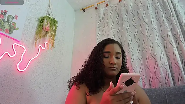 samanthaeliott22 online show from October 3, 2025, 3:03 am