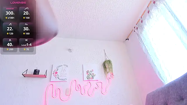 samanthaeliott22 online show from October 4, 2025, 8:18 pm