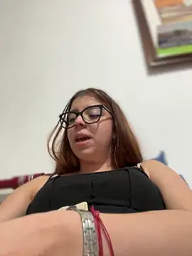 Snapshot of Cloew_Marz chatting on January 21, 2025, 11:45 pm Cloew Marz online show from January 21, 2025, 11:45 pm