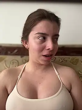 Snapshot of Cloew_Marz chatting on November 10, 2025, 9:03 pm Cloew Marz online show from November 10, 2025, 9:03 pm