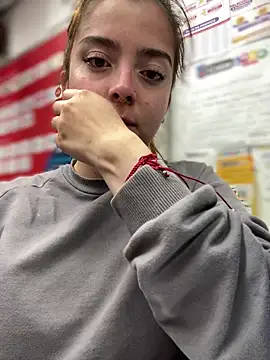 Snapshot of Cloew_Marz chatting on November 12, 2025, 11:14 pm Cloew Marz online show from November 12, 2025, 11:14 pm