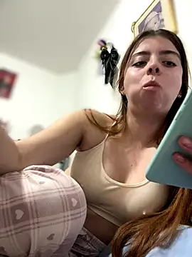 Snapshot of Cloew_Marz chatting on November 15, 2025, 12:08 am Cloew Marz online show from November 15, 2025, 12:08 am