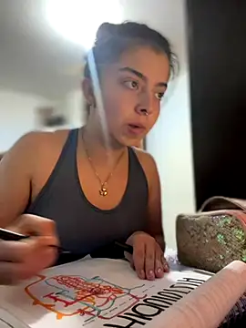 Snapshot of Cloew_Marz chatting on November 17, 2025, 9:09 pm Cloew Marz online show from November 17, 2025, 9:09 pm