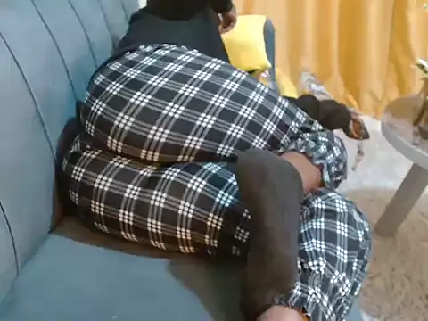 leslysexygirl online show from November 26, 2025, 6:25 am