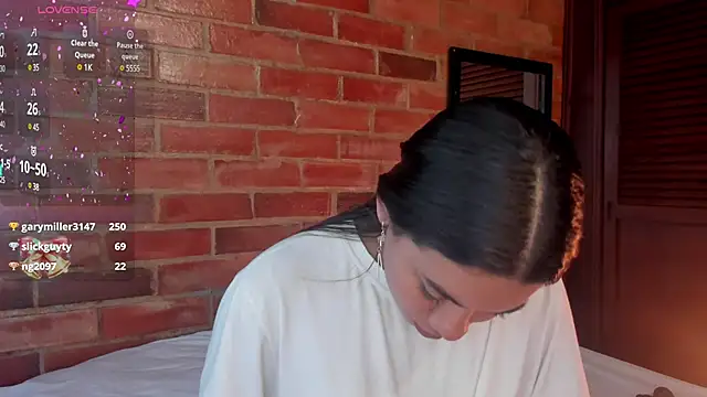 Snapshot of crystalvazquez chatting on December 18, 2024, 7:08 pm crystalvazquez online show from December 18, 2024, 7:08 pm