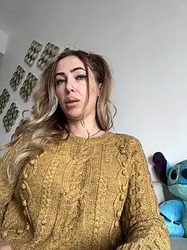 RaquelleDevon online show from February 5, 2025, 9:57 am