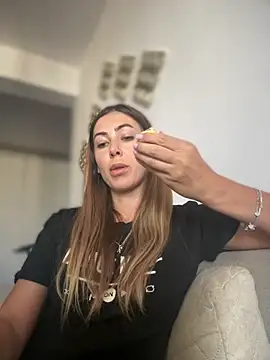 RaquelleDevon online show from September 15, 2025, 12:49 pm