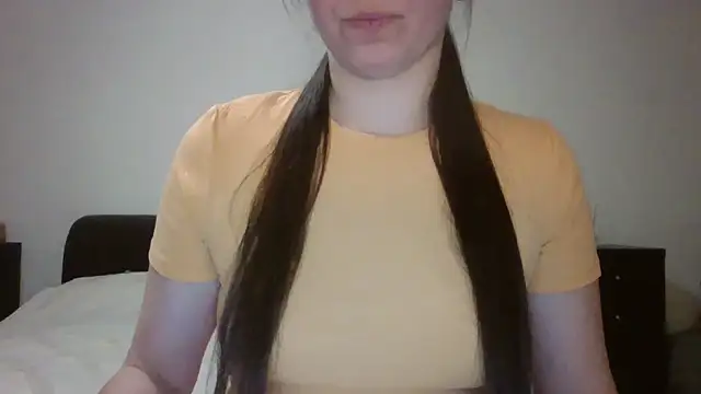 VanesaJewelz online show from March 5, 2025, 5:50 pm