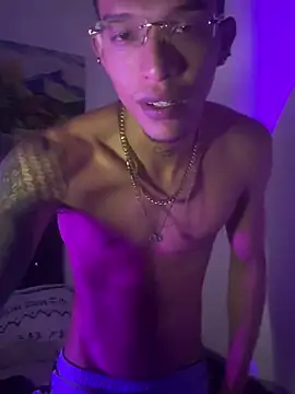 Snapshot of TommyGun_22 chatting on March 7, 2025, 3:40 am TommyGun 22 online show from March 7, 2025, 3:40 am