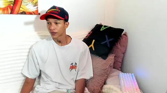 Snapshot of TommyGun_22 chatting on October 29, 2025, 11:50 pm TommyGun 22 online show from October 29, 2025, 11:50 pm