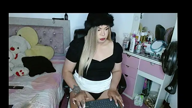 Snapshot of kim_hot69_ chatting on November 16, 2025, 12:22 pm kim hot69 online show from November 16, 2025, 12:22 pm