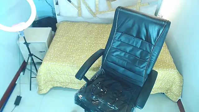 Salome Milf202 online show from November 12, 2025, 3:07 am