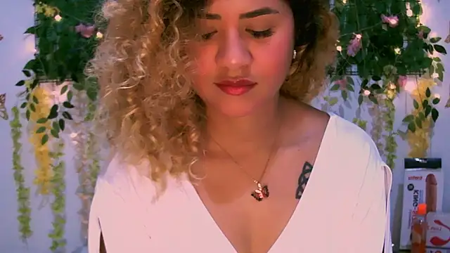 Crysrus online show from March 2, 2025, 9:54 pm