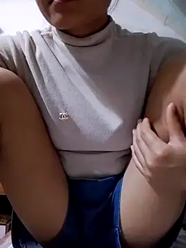 Cute lady99 online show from November 13, 2025, 8:19 pm