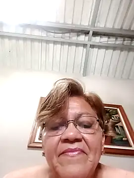 Madrastrahot69 online show from November 7, 2025, 3:34 pm