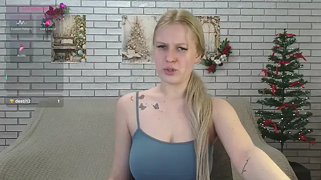 Snapshot of EmiliaDuchess chatting on December 30, 2024, 3:02 pm EmiliaDuchess online show from December 30, 2024, 3:02 pm