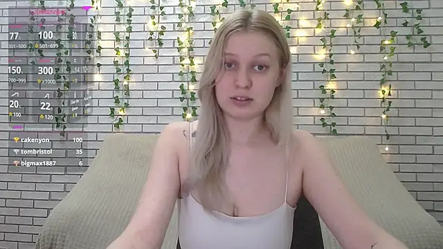 Snapshot of EmiliaDuchess chatting on February 16, 2025, 10:43 am EmiliaDuchess online show from February 16, 2025, 10:43 am