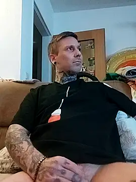 Snapshot of Schabernack1990 chatting on February 21, 2025, 3:34 am Schabernack1990 online show from February 21, 2025, 3:34 am