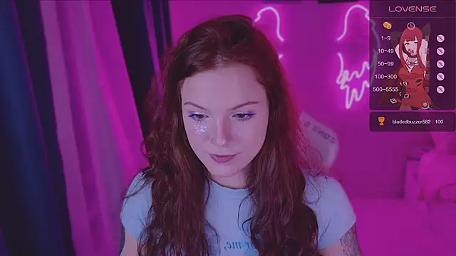 Snapshot of Elsie_Ginger chatting on December 6, 2024, 9:35 pm Elsie Ginger online show from December 6, 2024, 9:35 pm