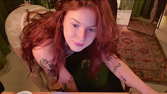 Snapshot of Elsie_Ginger chatting on January 15, 2025, 1:45 am Elsie Ginger online show from January 15, 2025, 1:45 am