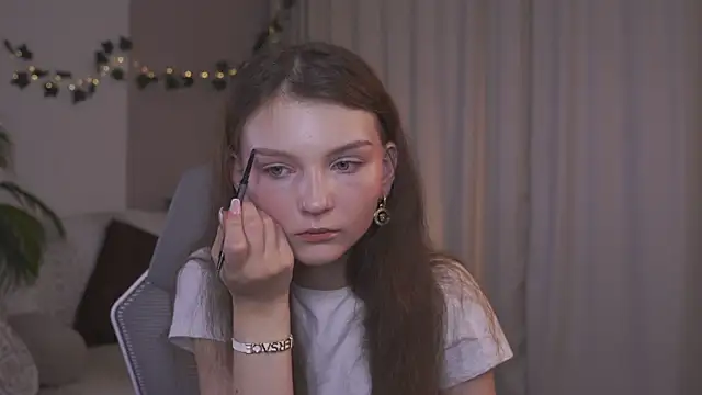 CindyGarrison online show from September 18, 2025, 1:18 am