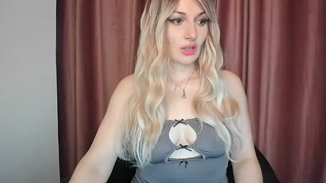 Snapshot of AnaysTop chatting on September 13, 2025, 3:28 am AnaysTop online show from September 13, 2025, 3:28 am