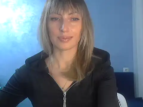 Snapshot of EffectMaya chatting on February 5, 2025, 4:58 pm EffectMaya online show from February 5, 2025, 4:58 pm