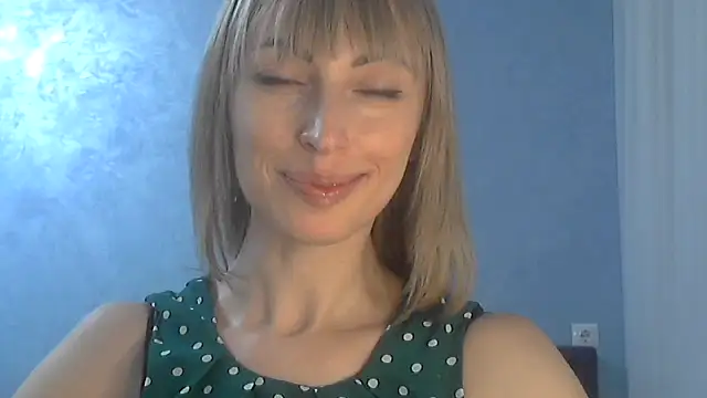 Snapshot of EffectMaya chatting on March 4, 2025, 6:50 pm EffectMaya online show from March 4, 2025, 6:50 pm