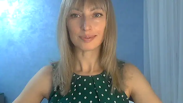 Snapshot of EffectMaya chatting on March 9, 2025, 4:22 pm EffectMaya online show from March 9, 2025, 4:22 pm