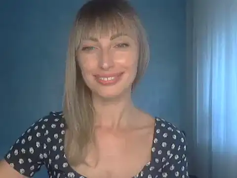 Snapshot of EffectMaya chatting on September 13, 2025, 12:38 pm EffectMaya online show from September 13, 2025, 12:38 pm