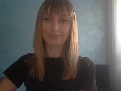 Snapshot of EffectMaya chatting on September 26, 2025, 12:53 pm EffectMaya online show from September 26, 2025, 12:53 pm