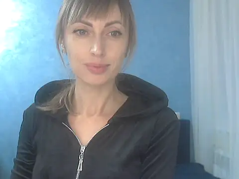 Snapshot of EffectMaya chatting on October 2, 2025, 12:45 pm EffectMaya online show from October 2, 2025, 12:45 pm