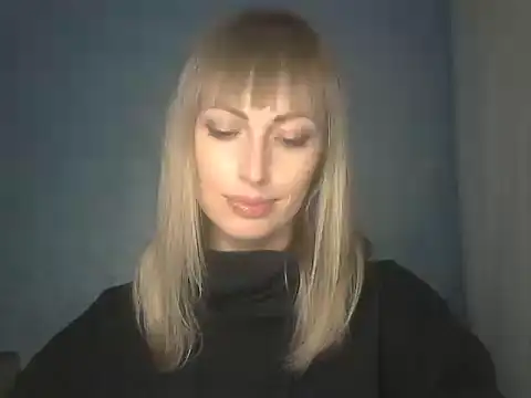 Snapshot of EffectMaya chatting on October 16, 2025, 5:36 pm EffectMaya online show from October 16, 2025, 5:36 pm